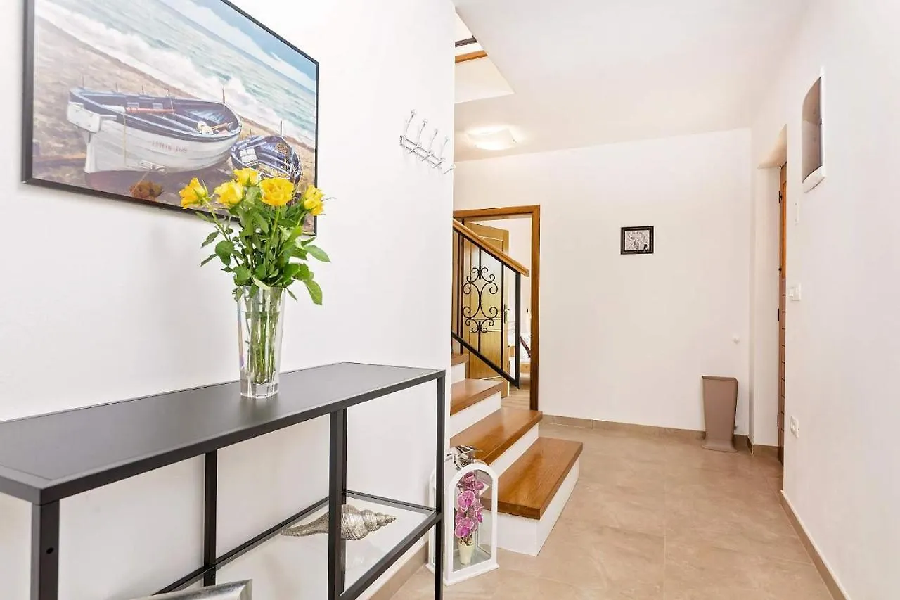 Villa Flora Krsan