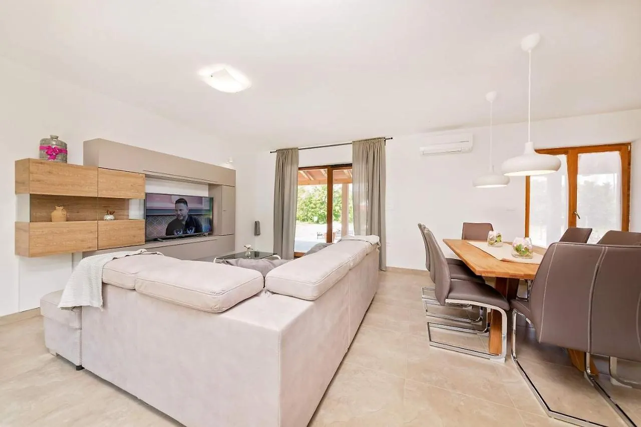 Holiday home Villa Flora Krsan