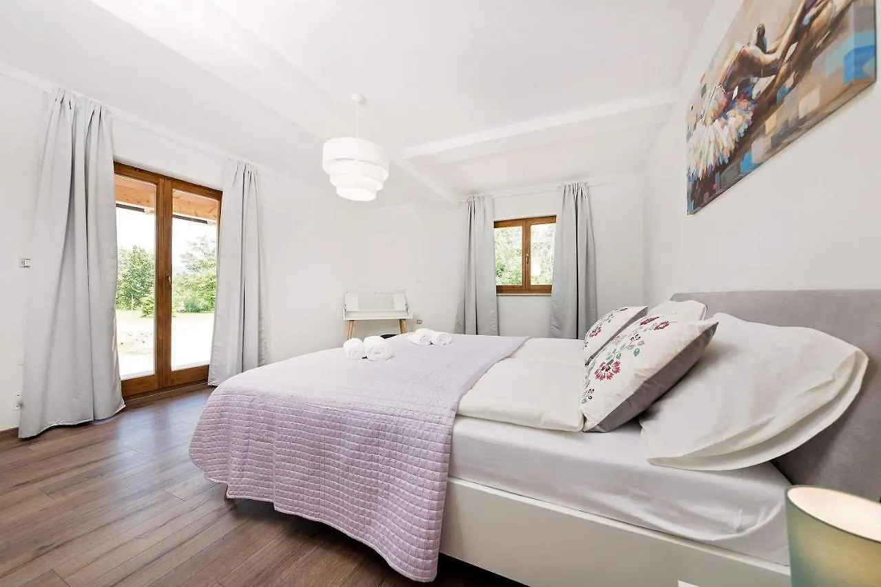 Villa Flora Krsan 0*,